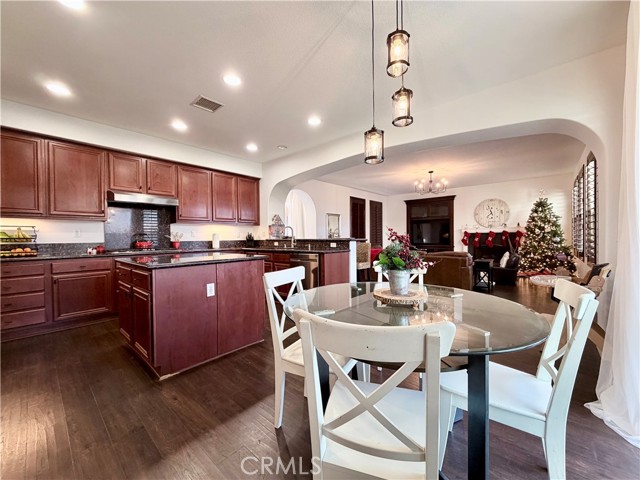 Detail Gallery Image 13 of 72 For 32102 Elk Grove Ct, Temecula,  CA 92592 - 4 Beds | 3/1 Baths