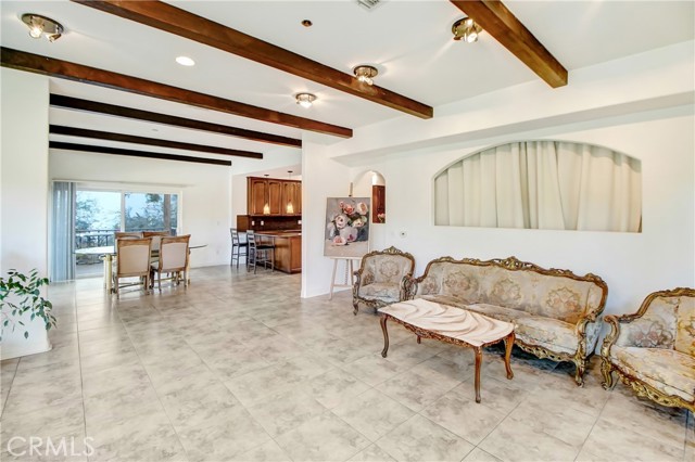 Detail Gallery Image 9 of 35 For 4330 Alhama Dr, Woodland Hills,  CA 91364 - 4 Beds | 3/1 Baths