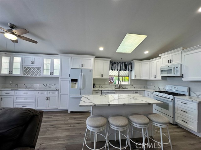 Detail Gallery Image 6 of 42 For 2230 Lake Park Dr #188,  San Jacinto,  CA 92583 - 2 Beds | 2 Baths