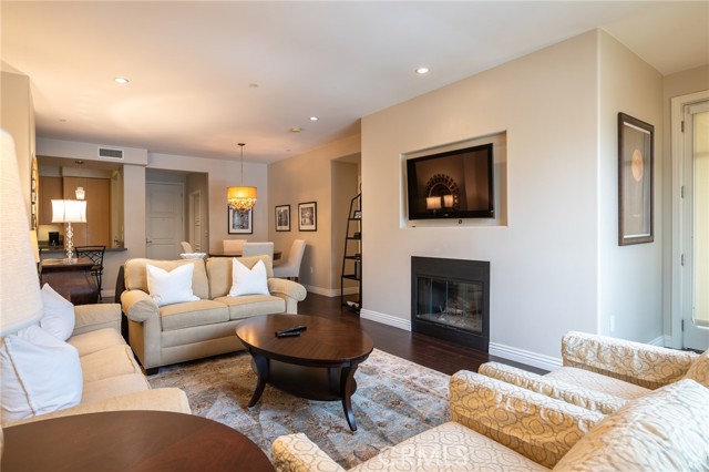 Detail Gallery Image 5 of 41 For 305 Caruso, Glendale,  CA 91210 - 2 Beds | 3 Baths