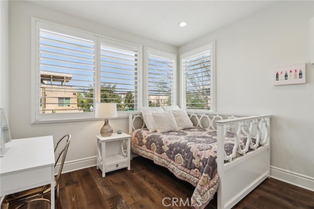 Detail Gallery Image 21 of 44 For 132 Interval, Irvine,  CA 92618 - 3 Beds | 2/2 Baths