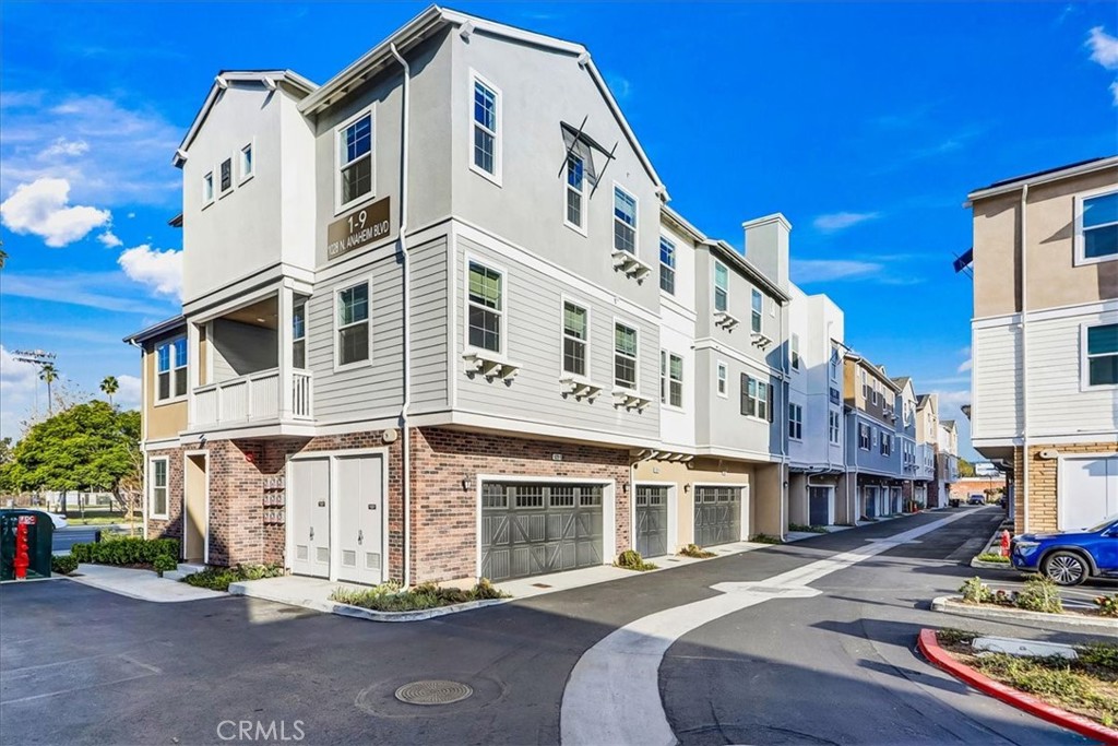 1028 N Anaheim Boulevard #9