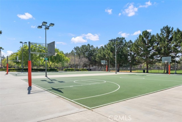 20 Townsend, Irvine CA: https://media.crmls.org/medias/0d34ca90-3a7c-46aa-beea-2ef9d6270a90.jpg