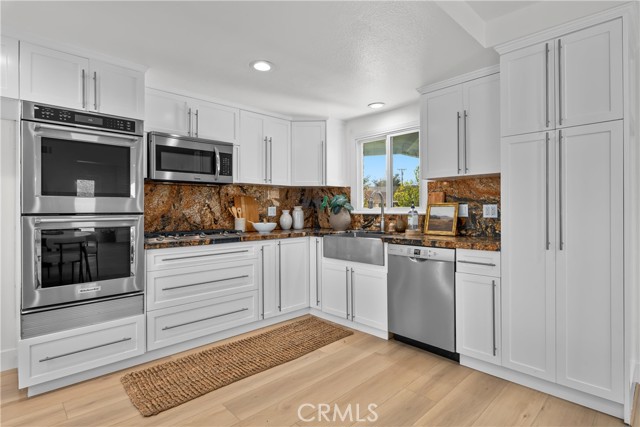 Detail Gallery Image 5 of 17 For 1301 Cameo Dr, Tustin,  CA 92780 - 4 Beds | 2 Baths