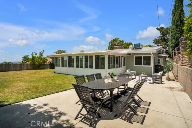 1440 Riviera Drive, Pasadena CA: https://media.crmls.org/medias/0d35b004-8160-49aa-b250-cbc6eadab1a1.jpg