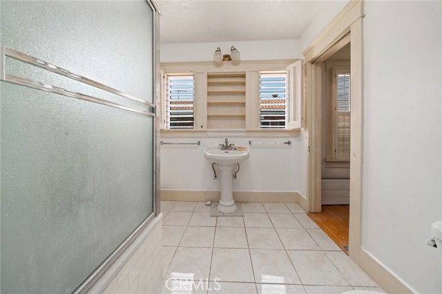 1412 S Victoria Avenue, Los Angeles CA: https://media.crmls.org/medias/0d35b3b9-9412-4930-b9a2-9ed61511afa6.jpg