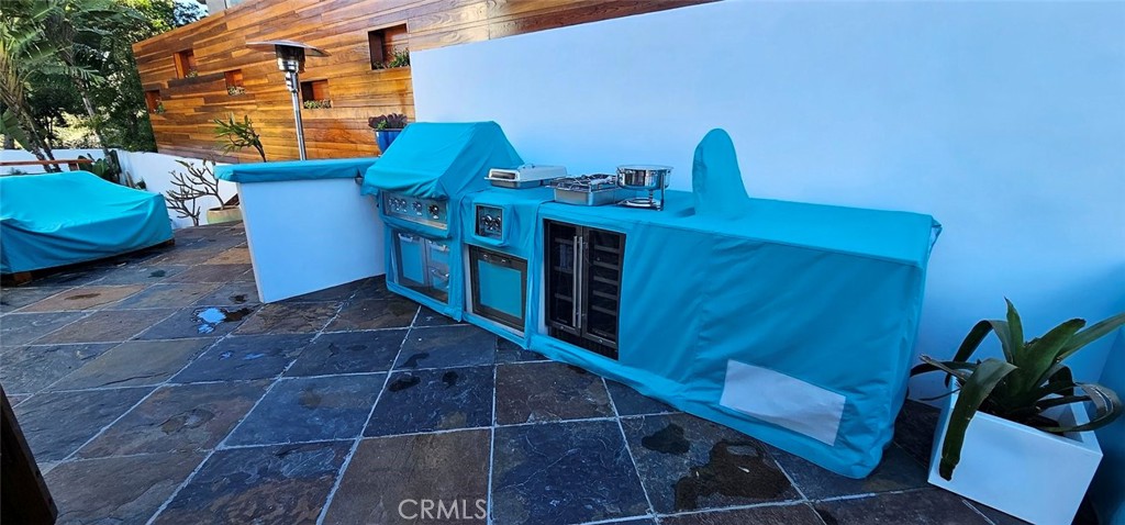 https://media.crmls.org/medias/0d35d9fb-a004-4089-bcdb-7bc882523f22.jpg?preset=X-Large