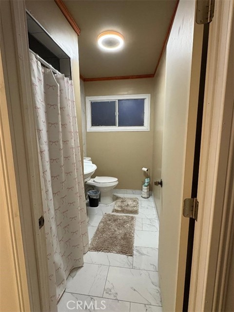 Detail Gallery Image 3 of 11 For 38226 Carolside, Palmdale,  CA 93550 - 3 Beds | 2 Baths