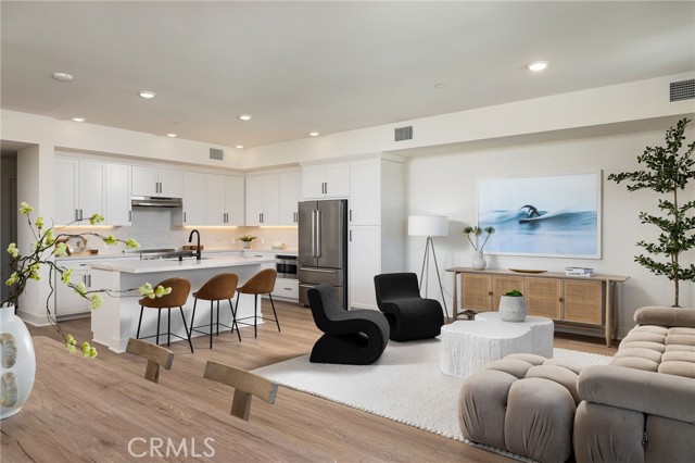 414 Main, Huntington Beach CA: https://media.crmls.org/medias/0d362dfb-15ea-4614-9d1d-4a09a2a354d7.jpg