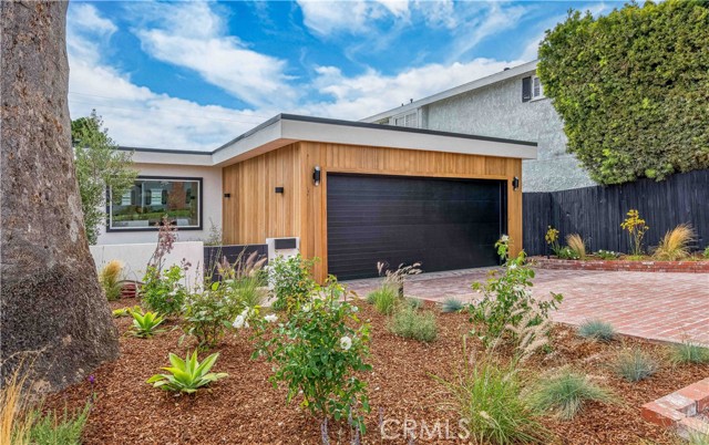 3521 Pine Avenue, Manhattan Beach, California 90266, 3 Bedrooms Bedrooms, ,2 BathroomsBathrooms,Residential,Sold,Pine,SB23138178