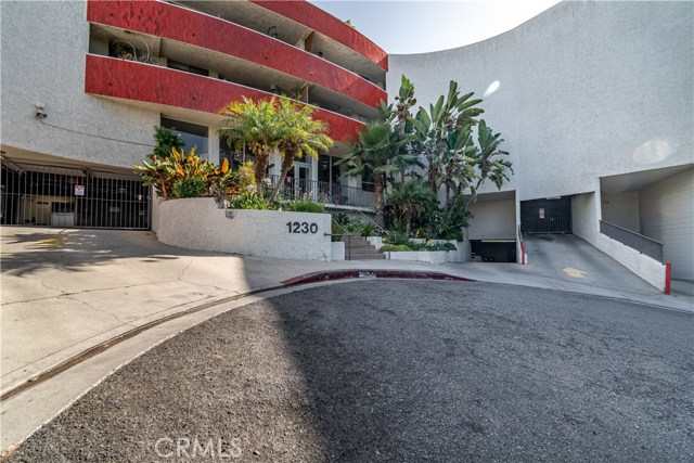 1230 Horn Avenue 525