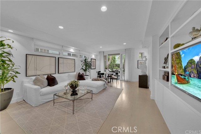 Detail Gallery Image 14 of 28 For 415 Orchid Ave, Corona Del Mar,  CA 92625 - 3 Beds | 2/1 Baths