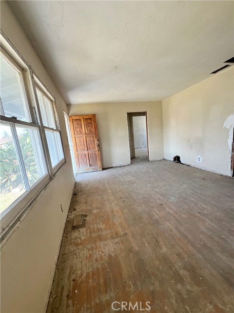 9904 Rives Avenue, Downey CA: https://media.crmls.org/medias/0d379b9f-77c0-4810-859b-0a97d5df60cb.jpg
