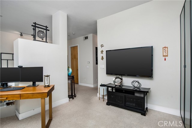 Detail Gallery Image 29 of 41 For 395 E 4th St #3,  Long Beach,  CA 90802 - 2 Beds | 2 Baths