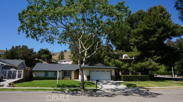 Detail Gallery Image 2 of 28 For 2255 Stoneman St, Simi Valley,  CA 93065 - 4 Beds | 2 Baths