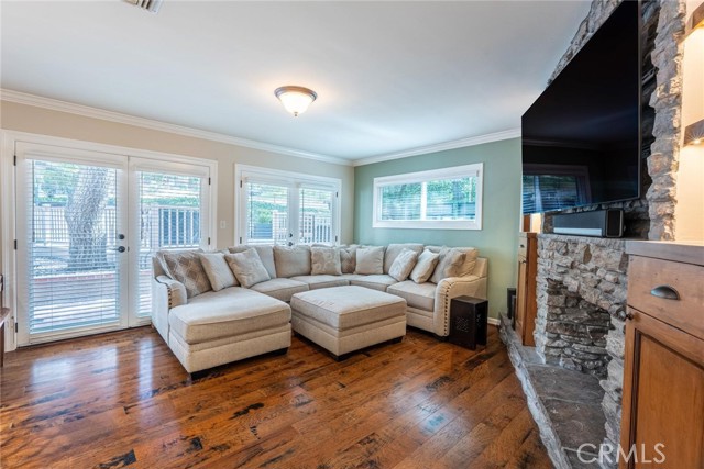 24208 Heritage Lane, Newhall CA: https://media.crmls.org/medias/0d3988b5-1d5d-4f3c-a136-bbfe1e732ea7.jpg