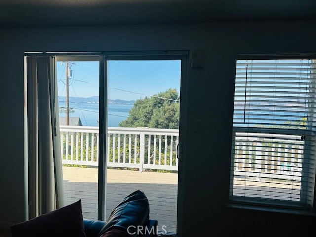 https://media.crmls.org/medias/0d39bce8-b7a7-44cc-b040-1b0a48d09cfe.jpg?preset=X-Large