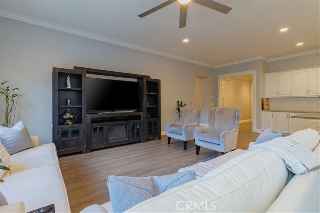 Detail Gallery Image 7 of 46 For 4077 E Groveland Dr, Ontario,  CA 91761 - 4 Beds | 3 Baths