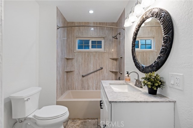 Detail Gallery Image 7 of 28 For 13032 S Main St, Los Angeles,  CA 90061 - 4 Beds | 2 Baths