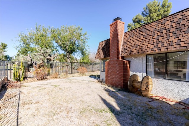 310 Susan Court, Palmdale CA: https://media.crmls.org/medias/0d3bc723-4316-4a5f-886e-ef21b0dac2e8.jpg