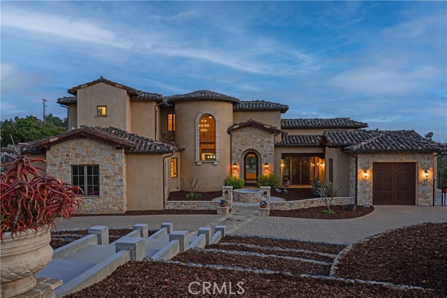 Detail Gallery Image 1 of 72 For 1470 via Chaparral, Fallbrook,  CA 92028 - 7 Beds | 5/2 Baths