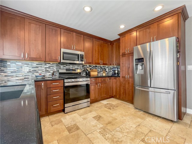 Detail Gallery Image 7 of 27 For 19642 Ridgewood Pl, Yorba Linda,  CA 92886 - 4 Beds | 2/1 Baths