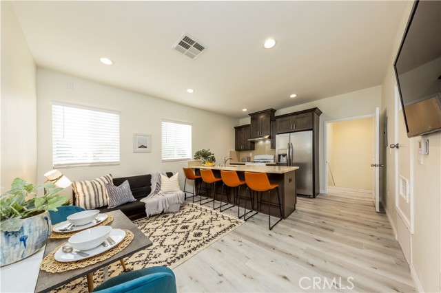 Detail Gallery Image 19 of 30 For 6051 Summerdale Dr, Huntington Beach,  CA 92647 - – Beds | – Baths
