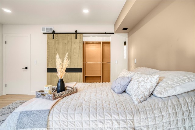 12938 Valleyheart Drive, Studio City CA: https://media.crmls.org/medias/0d3eda50-274a-4ff8-8464-d053efe80544.jpg