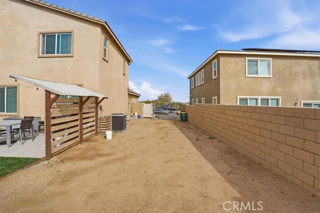 Detail Gallery Image 29 of 30 For 14219 Fir, Oak Hills,  CA 92344 - 4 Beds | 3 Baths