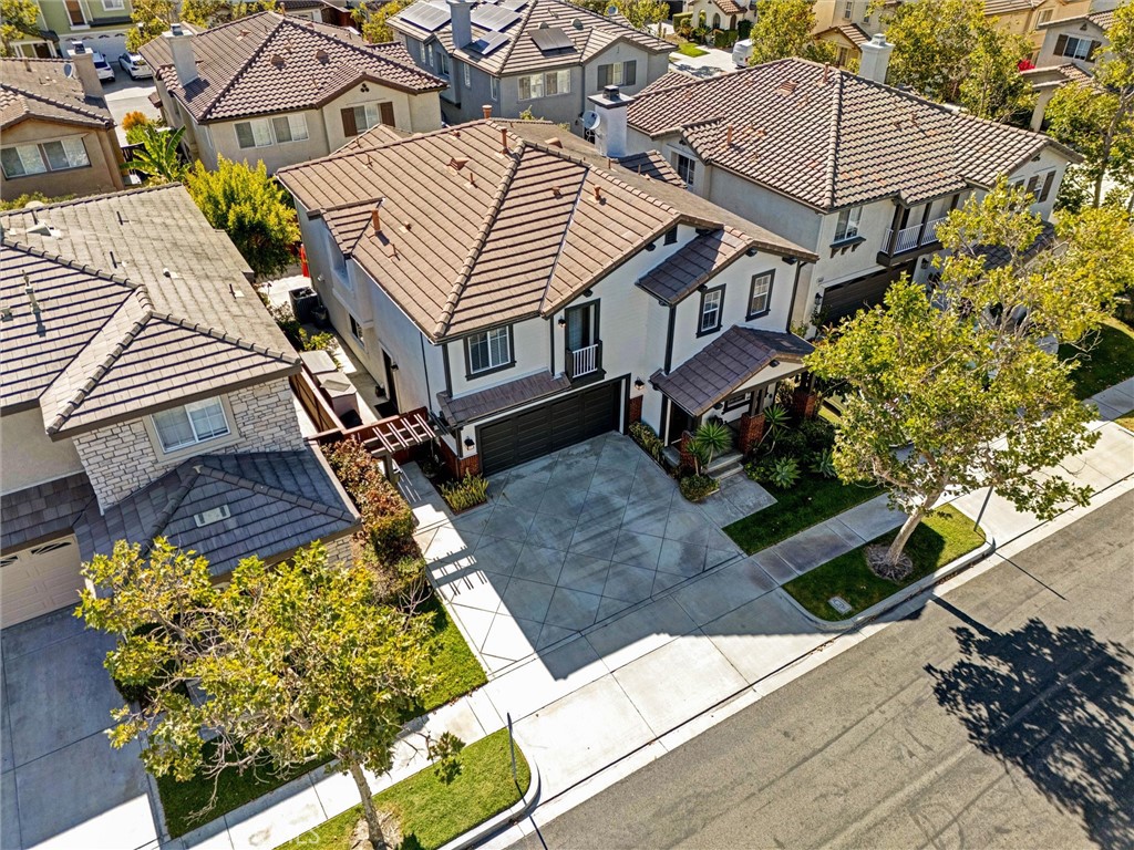 https://media.crmls.org/medias/0d409316-1021-4af3-ab56-398eac84eedf.jpg?preset=X-Large