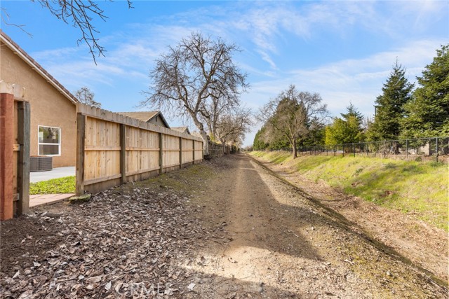 Detail Gallery Image 16 of 16 For 338 Royal Glen, Chico,  CA 95973 - 3 Beds | 2 Baths