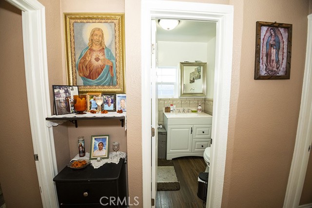 Detail Gallery Image 14 of 36 For 12057 Newmire, Norwalk,  CA 90650 - 4 Beds | 2 Baths