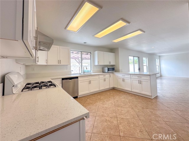 Detail Gallery Image 11 of 34 For 16437 Colebridge Ct, Chino Hills,  CA 91709 - 4 Beds | 2/1 Baths