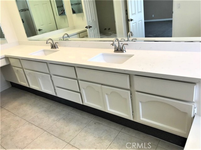 Detail Gallery Image 11 of 18 For 19281 Champion Ln, Huntington Beach,  CA 92648 - 3 Beds | 2/1 Baths