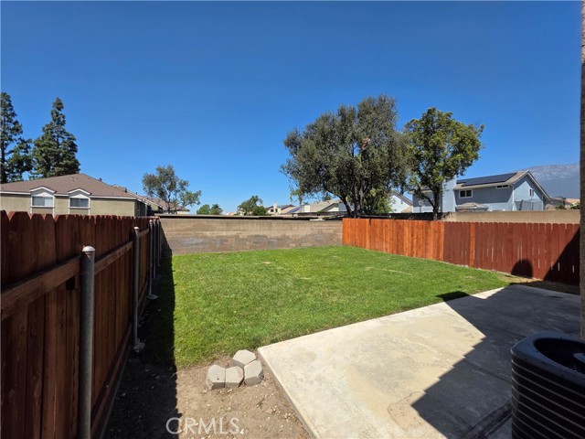Detail Gallery Image 4 of 6 For 7404 Butterfield Pl, Rancho Cucamonga,  CA 91730 - 3 Beds | 2/1 Baths