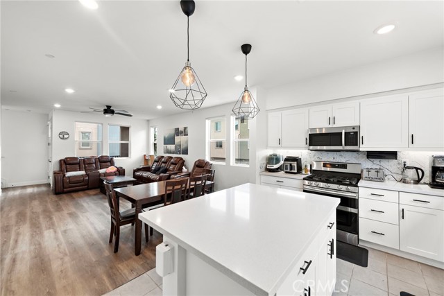 8103 Cooper Lane, Gardena CA: https://media.crmls.org/medias/0d426083-6278-4629-8780-f98f46756710.jpg
