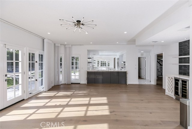 6037 Little Oak Lane, Woodland Hills CA: https://media.crmls.org/medias/0d42657e-e3f1-484a-a314-412c1fddd30b.jpg