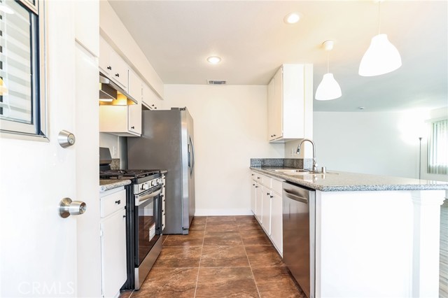 Detail Gallery Image 14 of 40 For 1377 N Elderberry Ave, Ontario,  CA 91762 - 2 Beds | 1 Baths