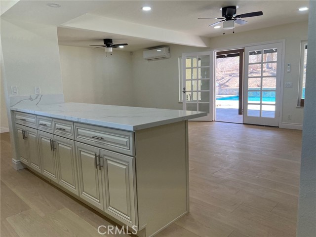 2005 Mt Vernon Avenue, Riverside CA: https://media.crmls.org/medias/0d43ebad-fe20-44de-8fbb-238f50e148e5.jpg