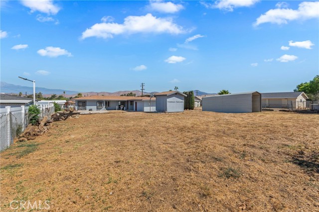 9600 51st, Jurupa Valley CA: https://media.crmls.org/medias/0d442aa6-30c0-4da1-a358-cd05d7b08b46.jpg