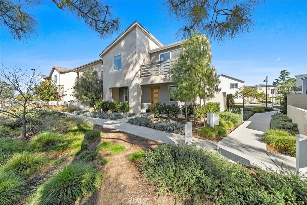 MLS #OC25272647 image #1