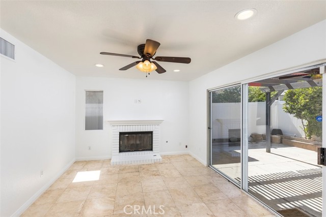 28705 Bridge Water Lane, Menifee CA: https://media.crmls.org/medias/0d44b185-6e0f-4c5a-8ca1-80ab362f2b50.jpg