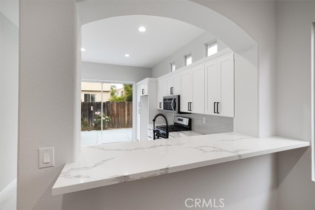 447 Paseo Del Valle, Camarillo CA: https://media.crmls.org/medias/0d453839-9007-4929-a20a-d5caf0c10165.jpg