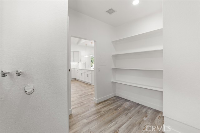 Image 15 of 33 For 21885 Lake Mathews Drive