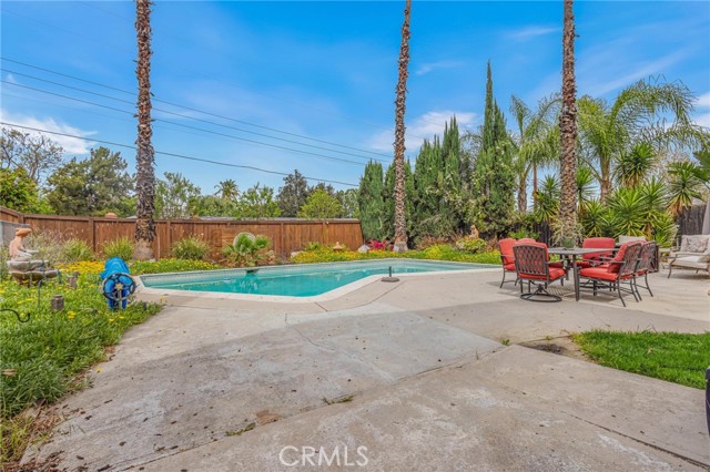 Detail Gallery Image 11 of 67 For 2367 Deerhorn Dr, Riverside,  CA 92506 - 4 Beds | 2/1 Baths
