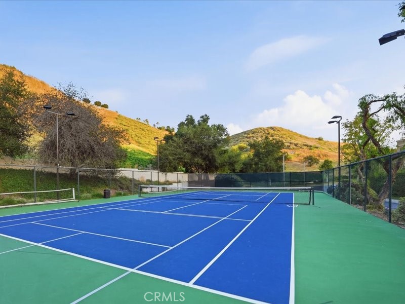 https://media.crmls.org/medias/0d471642-6393-4578-9fc5-a098e7453a8d.jpg?preset=X-Large
