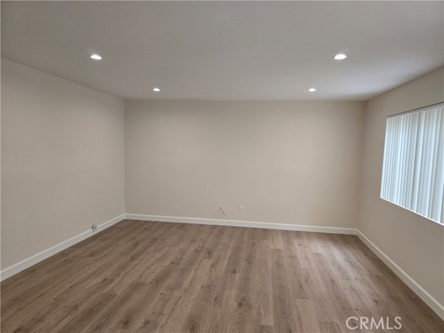330 Cameron Place, 2 photo 8