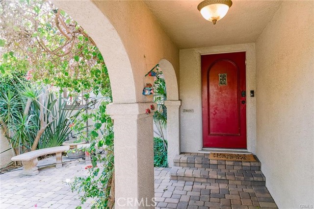 Detail Gallery Image 2 of 28 For 1739 S Crescent Heights Bld, Los Angeles,  CA 90035 - 3 Beds | 3 Baths