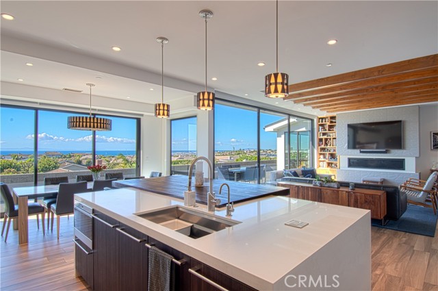 Detail Gallery Image 19 of 39 For 1301 Outrigger Dr, Corona Del Mar,  CA 92625 - 4 Beds | 3/1 Baths