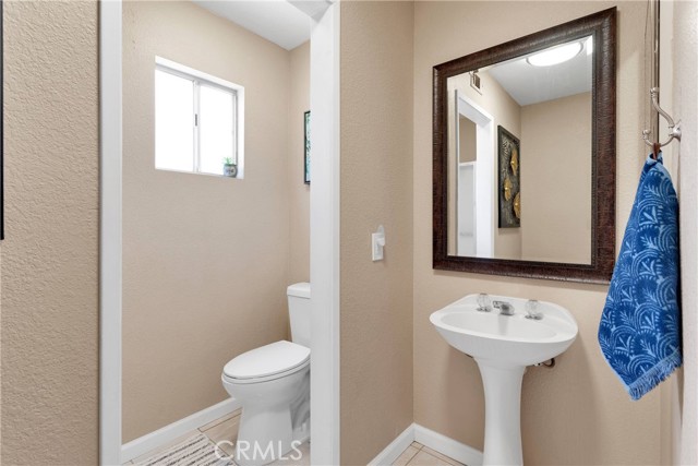 13950 High Falls Trail, Apple Valley CA: https://media.crmls.org/medias/0d4bade8-7862-4c75-a6cf-74a405317b08.jpg